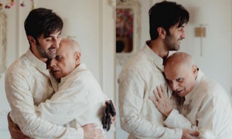 Mahesh-Bhatt-hugging-Ranbir-Kapoor