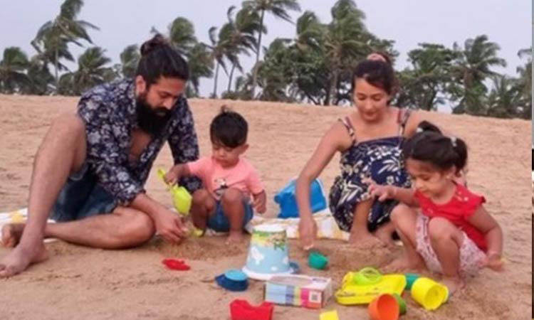 Rocking-star-Yash