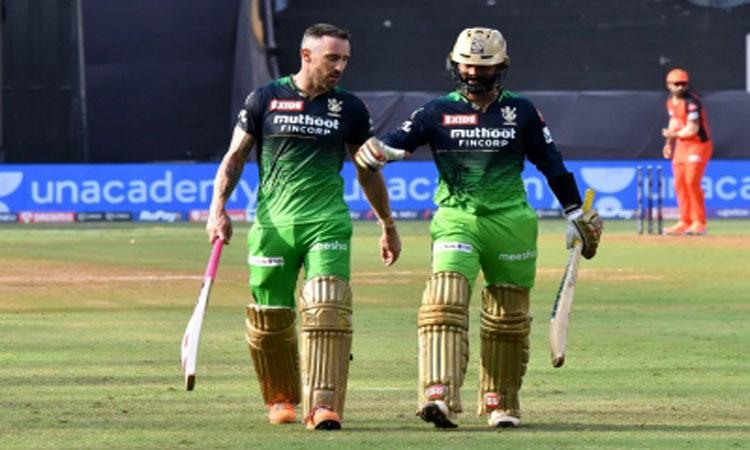 Du-Plessis-Karthik-Hasaranga-star-in-Bangalore's-67-run-thrashing-of-Hyderabad