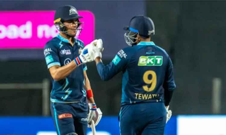IPL-2022-Gujarat-Titans-rule-the-middle-overs-reach-playoffs