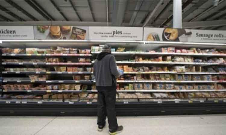 Britains-retail-sales-in-decline-amid-raging-inflation