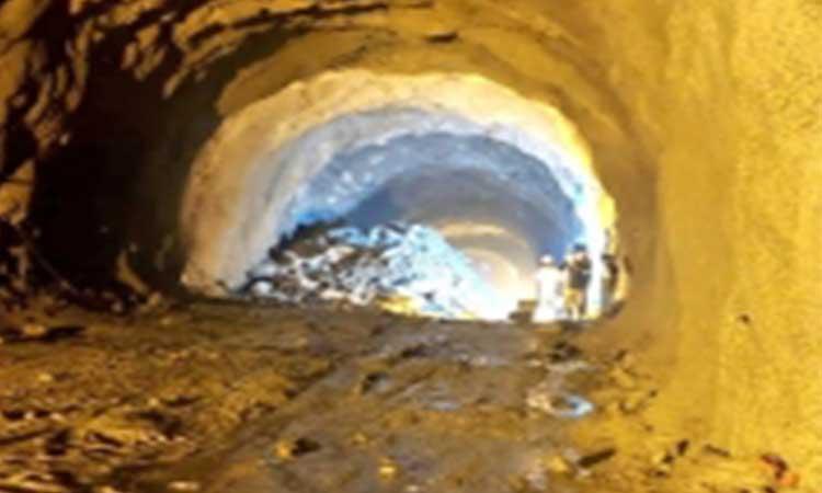 Six-feared-trapped-after-tunnel-along-Jammu-Srinagar-highway-collapses
