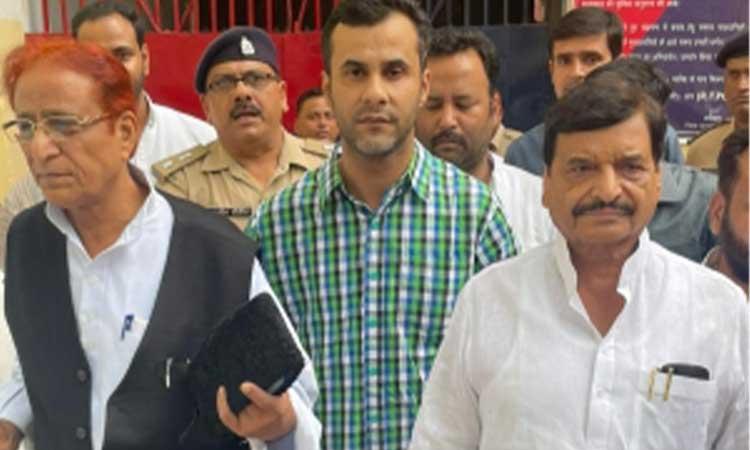 Azam-Khan-finally-released-greeted-by-Shivpal