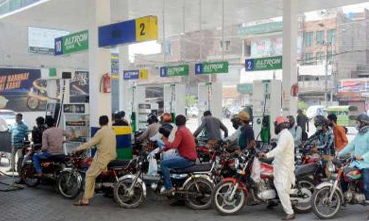 Pakistan-mulls-reduced-working-days-in-a-week-to-save-fuel
