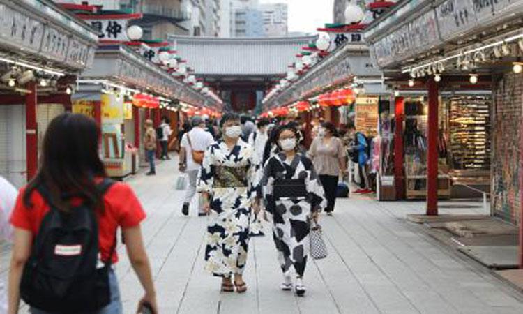 tourists-in-japan