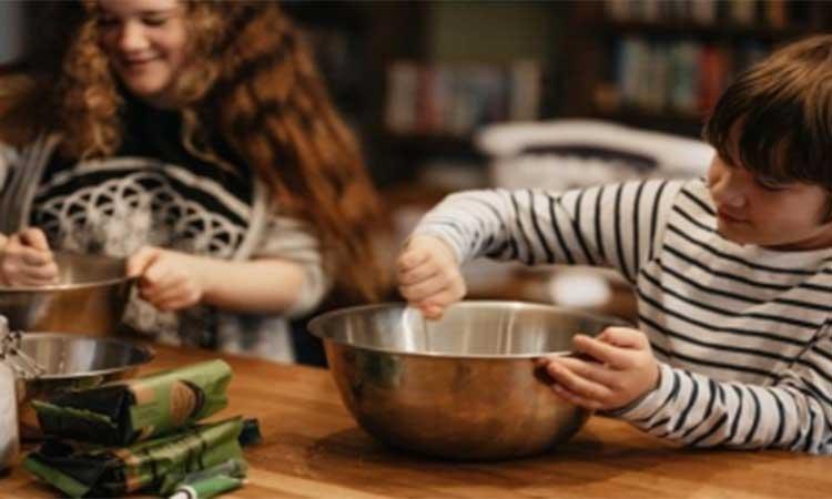 5-reasons-to-bring-kids-into-the-kitchen