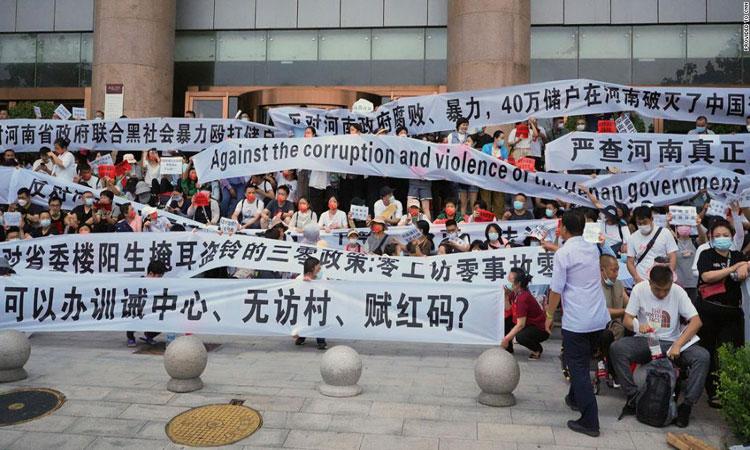chiina-bank-protest