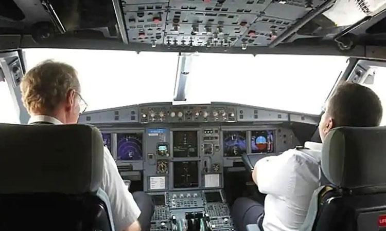 Plane-Cockpit
