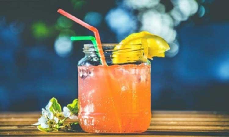 Cocktails-to-enjoy-the-monsoons-at-home