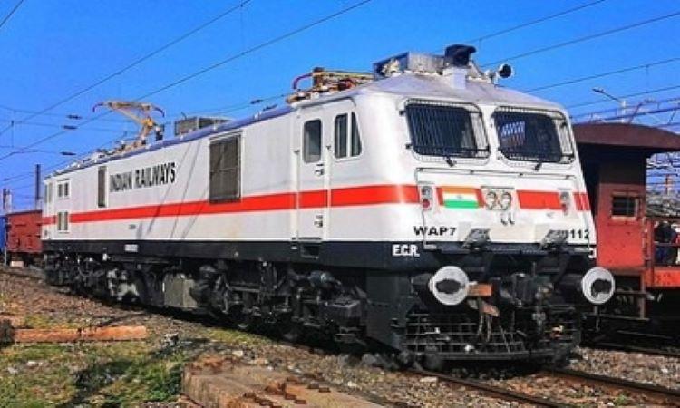 Kashmir-first-electric-train
