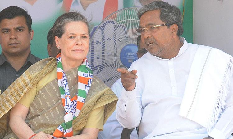 Sonia-Gandhi-and-Siddaramaiah