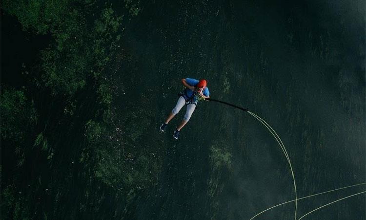 Bungee-jumping