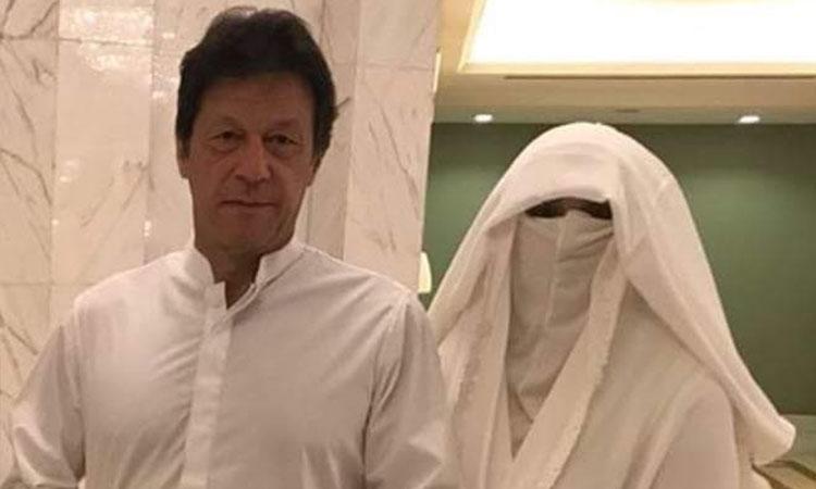 Imran-khan-and-wife-bushra-bibi