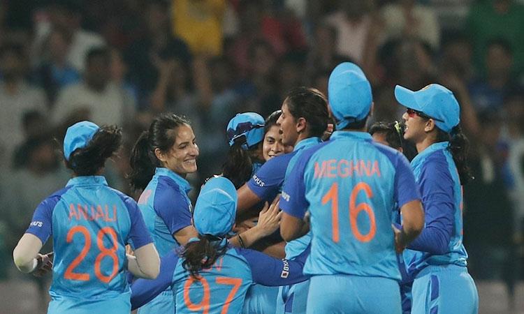 Indian-Womens-Cricket-Team