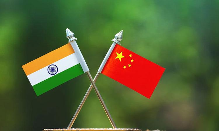 India-and-China-Flag
