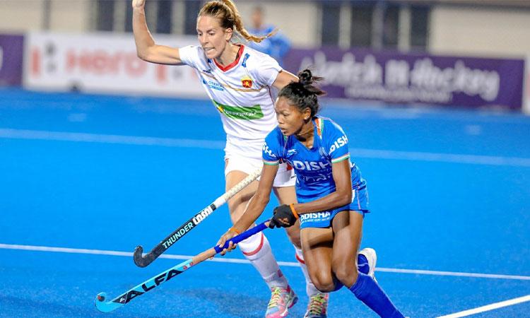 Gritty-Indian-Junior-men-and women-hockey-teams