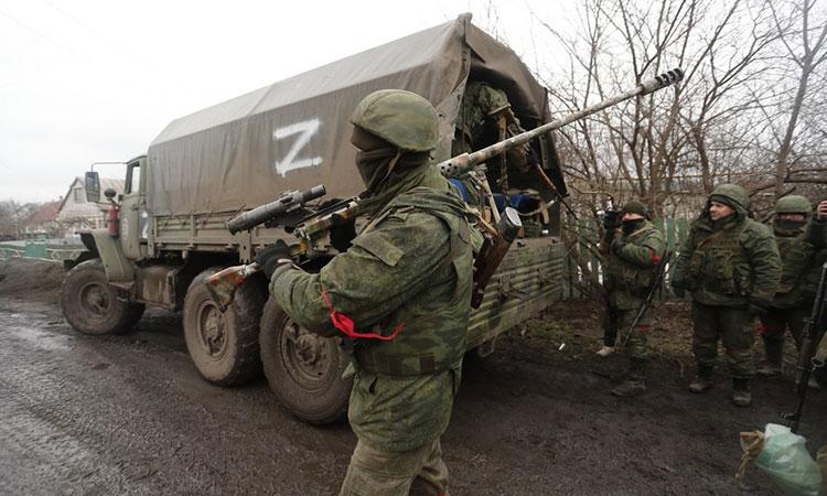 Armed-personnel-in-Donetsk