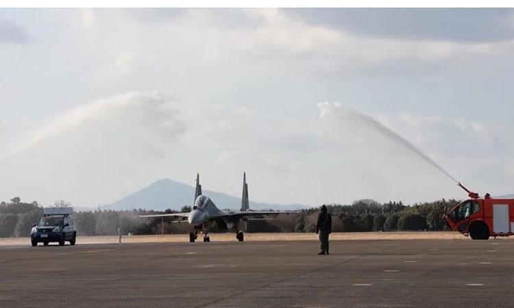 Indian-fighter-jets-welcomed-in-Japan-with-water-cannon-salute.