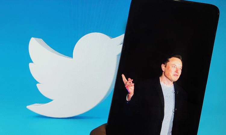Elon-Musk-and-Twitter
