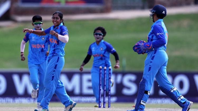 U-19-WomensT20-WC-Parshavi-Chopra-sensational-four-fer-leads-India-to-victory-over-Sri-Lanka