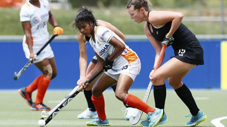 Indian-Womens-Hockey-team-lose-1-3-to-Netherlands