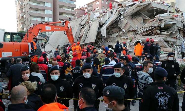 Massive-earthquake-kills-over-600-people-in-Turkey-Syria
