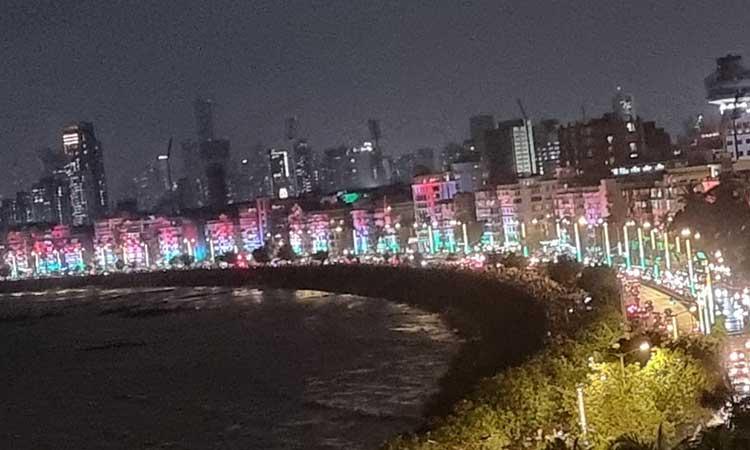 Marine-Drive-now-BMC-illuminated-all-buildings-&-electrical-poles