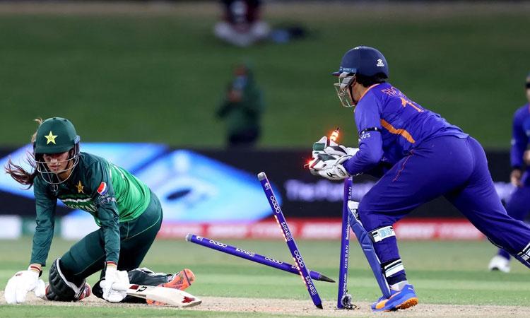 Women's-T20-World-Cup-India-beat-Pakistan-by-seven-wickets-in-campaign-opener