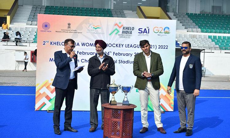 Women-hockey-league