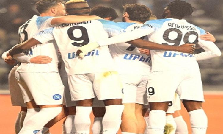 Football-10-man-Napoli-cruise-past-Empoli-in-Serie-A