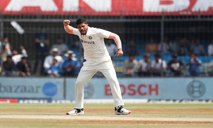 3rd-Test-Day-2-Umesh,-Ashwin-pick-three-wickets-each-as-India-bowl-out-Australia-for-197.