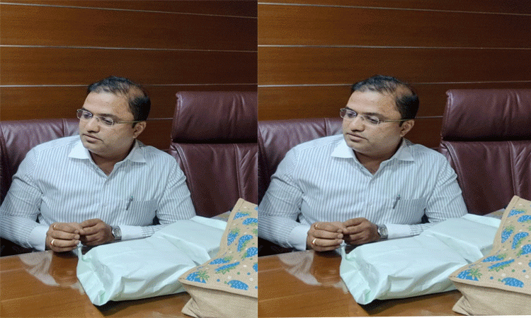 BJP-MLA's-son-caught-red-handed-accepting-Rs-40L-bribe-in-K'taka