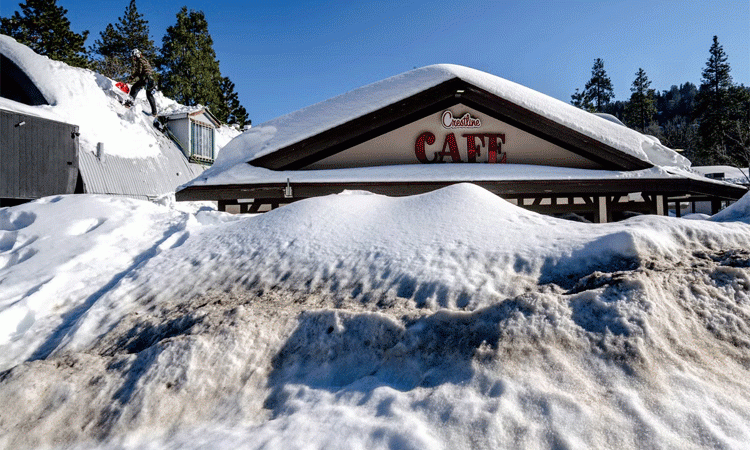 California-works-to-rescue-residents-trapped-by-snow