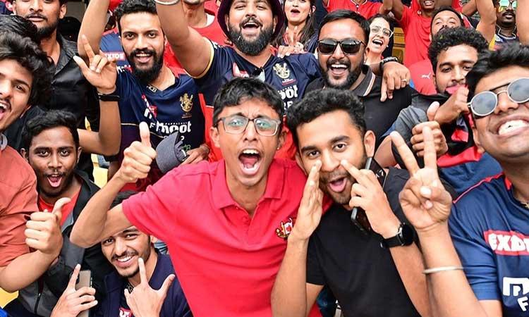 Royal-Challengers-Bangalore-Fans