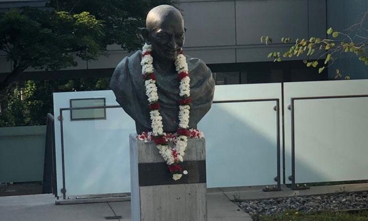 Mahatma-Gandhi-statue-canada