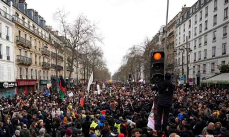 French-protests-continue-over-government-pension