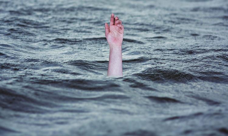 hand-St-Lawrence-River