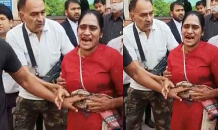 women-shot-in-delhi-court