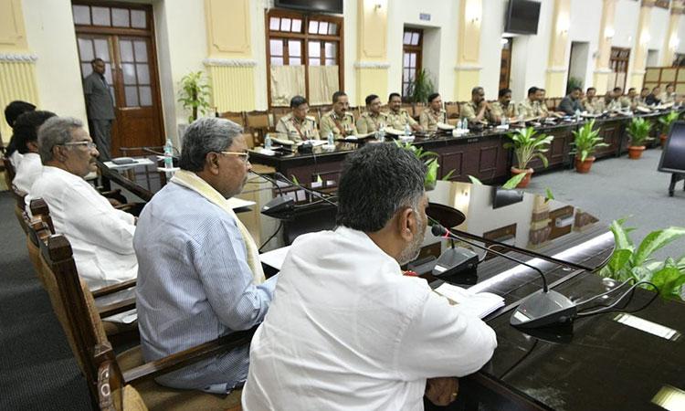 Siddaramaiah-with-Karnataka-Ministers