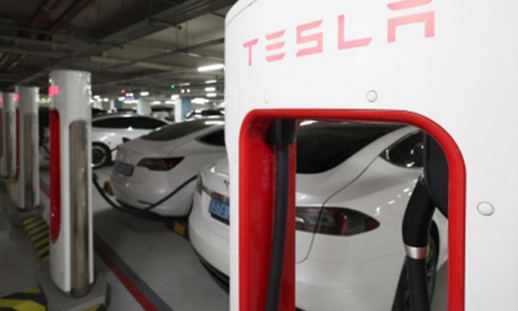 Tesla-Electric-Vehicles-Charging