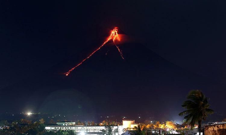 Philippines-Mayon-volcano-Eruption
