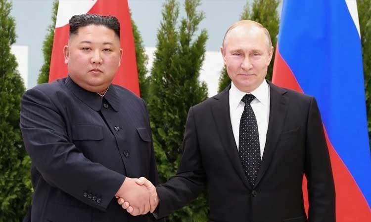 Kim-Jong-un-(L)-and-Vladimir-Putin