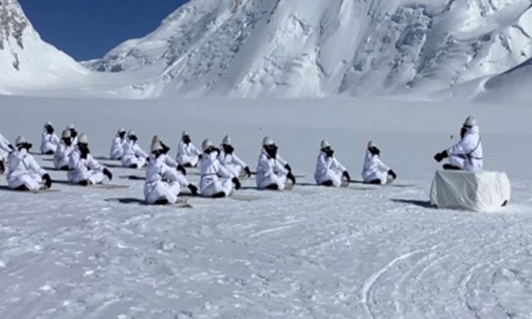 Army-officers-doing-Yoga