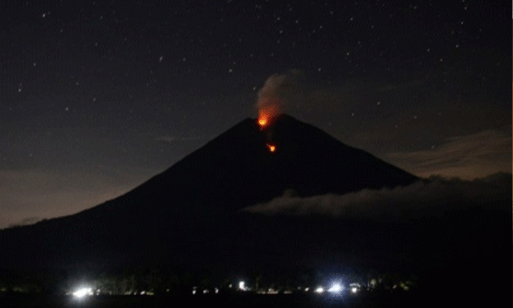 Indonesia's-Mt.-Semeru-erupts