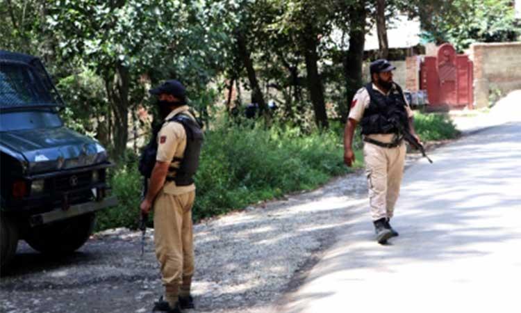 Terrorist-killed-in-Kulgam-encounter,-policeman-injured:-J&K-Police