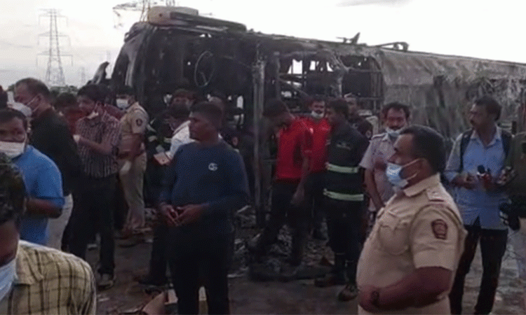 26-perish-in sleep-as-bus-catches-fire-on-Nagpur-Mumbai-expressway-President-PM mourn-deaths