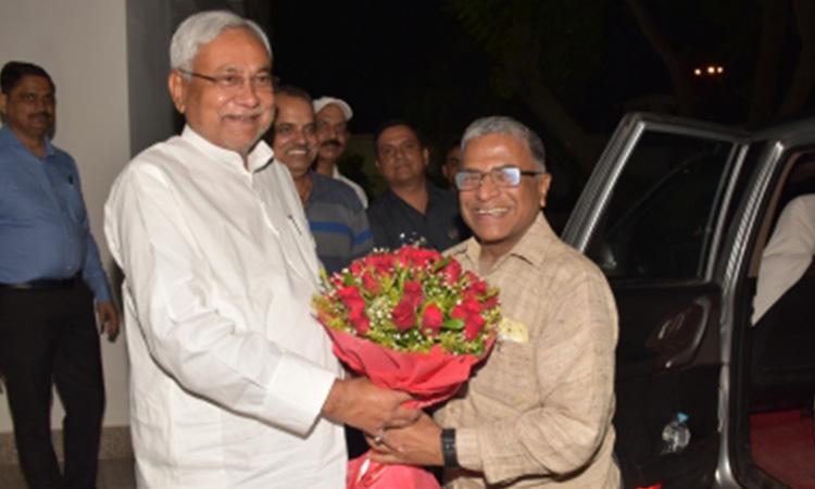 Nitish-Kumar-Harivansh-Narayan