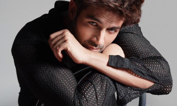 Kartik-Aryan