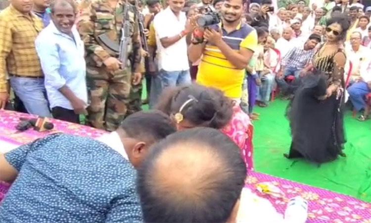 Jharkand-Minister-School-Ceremony