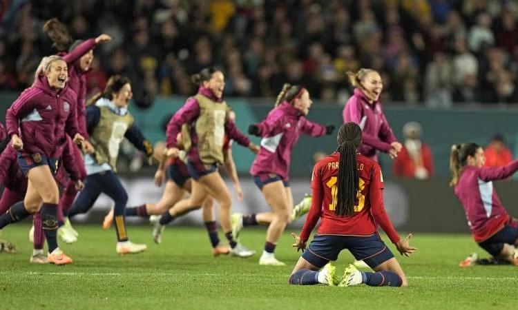 Carmonas-late-winner-lifts-Spain-into-first-Womens-World-Cup-final